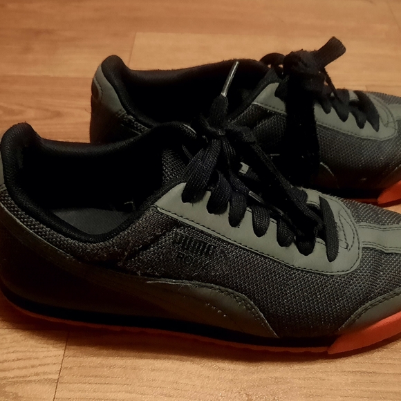 SOLD Puma Size 3 Big Boys Shoes - Picture 3 of 10